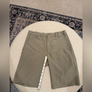 Vineyard Vines Tan Performance Shorts Boys size 16